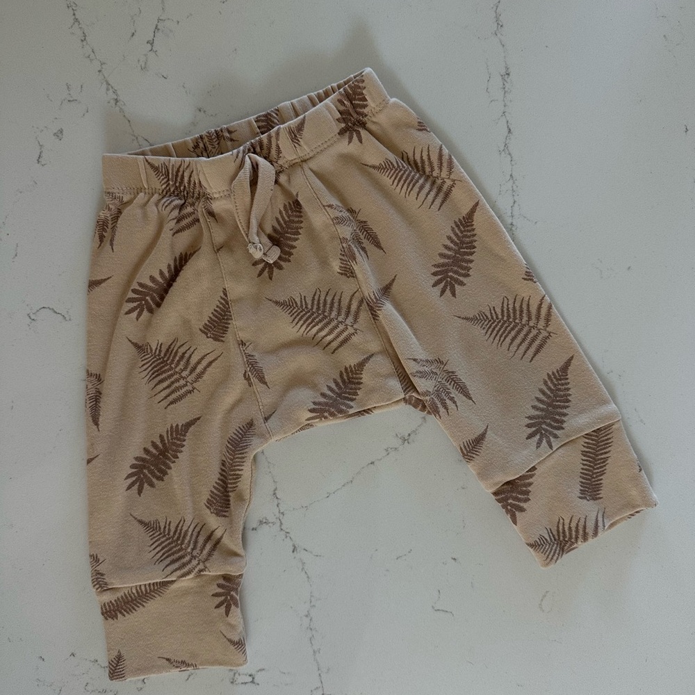 Kate Quinn Organic Baby Pants, 6–12M, Tan with Brown Fern Print, GUC